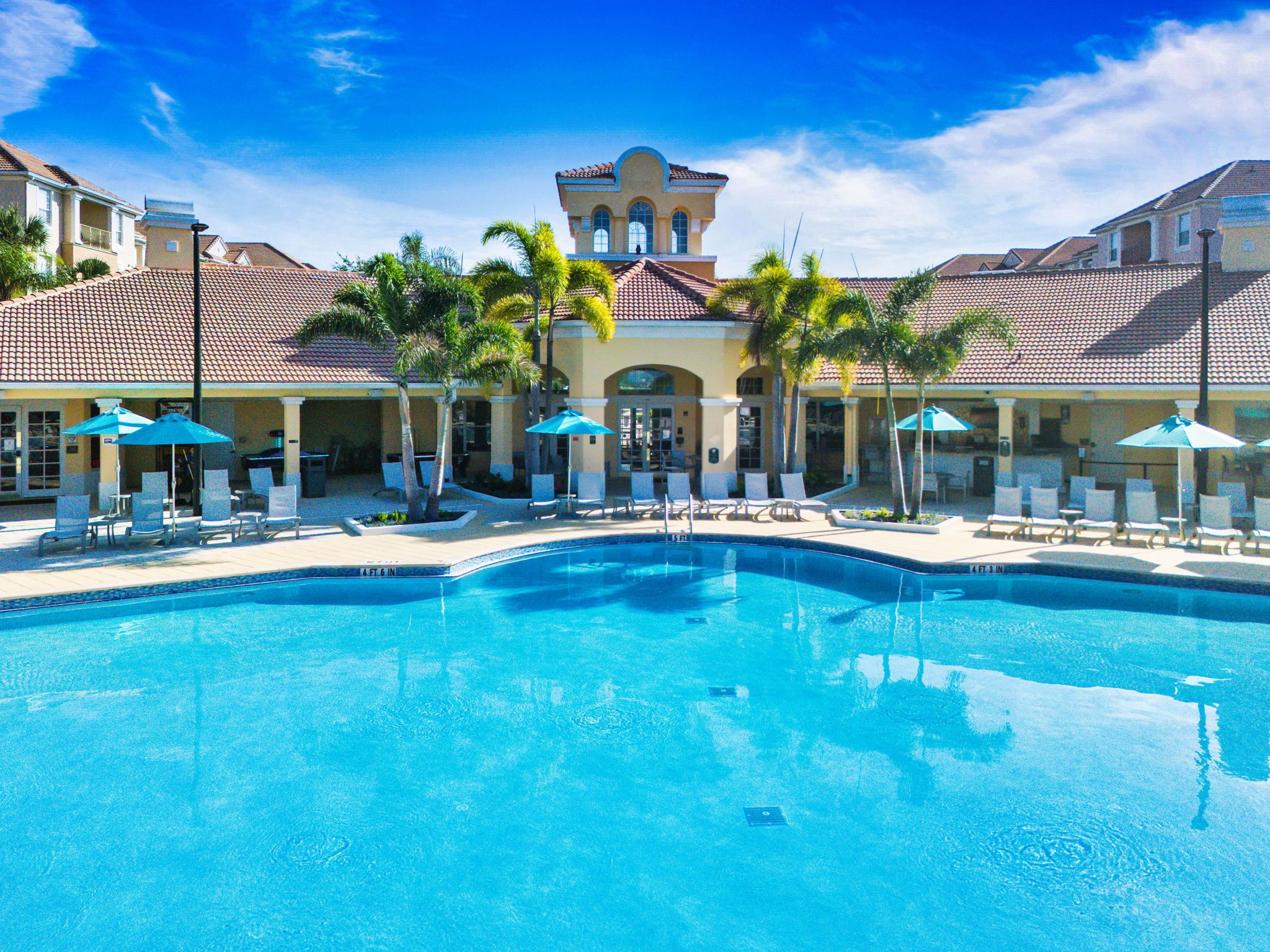Vista Cay resort pool in Orlando